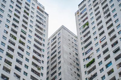 Giá căn hộ Hà Nội vượt 100 triệu đồng/m2, người mua ngày càng dè dặt