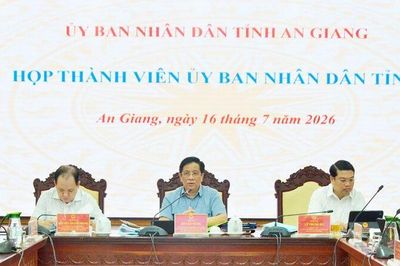 An Giang đẩy nhanh xử lý nhà, đất dôi dư, phấn đấu tăng trưởng GRDP từ 10,71% trở lên