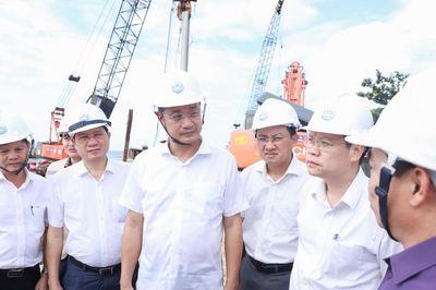 Đẩy nhanh tiến độ thi công tuyến kè bảo vệ sông Thu Bồn khu vực An Lương và bờ biển Hội An