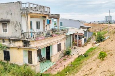 Nhà dân nứt, sụt lún gần dự án đường đang thi công