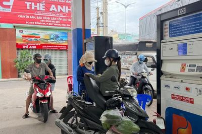 Chiều 16-7, giá xăng dầu đồng loạt tăng, xăng E10 vượt ngưỡng 20.000 đồng/lít