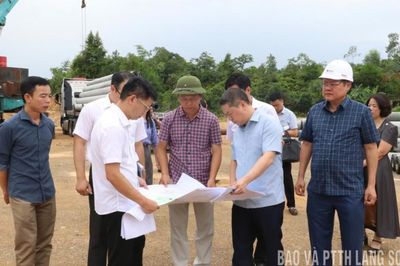 Lãnh đạo UBND tỉnh kiểm tra tình hình thực hiện dự án Khu liên hợp thể thao tỉnh