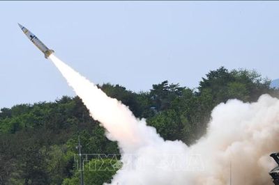 Không quân Mỹ thử nghiệm thành công máy bay không người lái phóng tên lửa không đối không