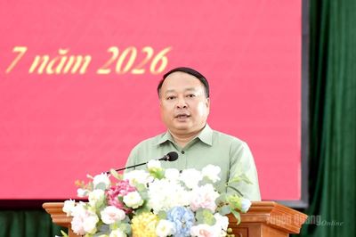Phó Bí thư Tỉnh ủy, Chủ tịch UBND tỉnh Phan Huy Ngọc tiếp xúc cử tri xã Chiêm Hóa