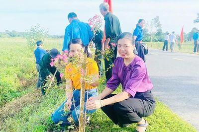 Học Bác làm những việc ích nước, lợi dân