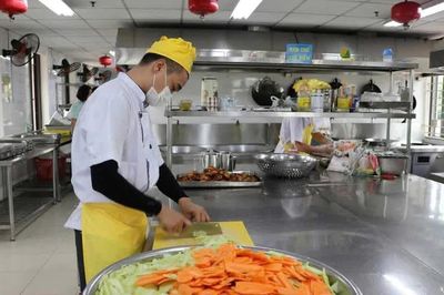 Hà Nội siết an toàn thực phẩm tại trường tổ chức bán trú hè