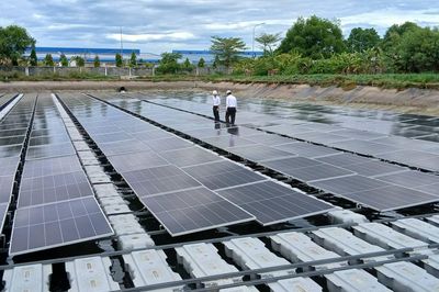 Điện mặt trời trong cuộc đua từ đất sang mặt nước