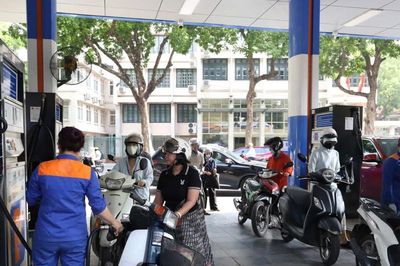 Giá xăng dầu đồng loạt tăng
