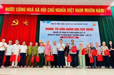 Phường Yên Hòa khám sức khỏe tri ân người có công