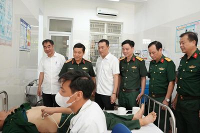 Khám bệnh cho 200 đối tượng chính sách phường Yên Nghĩa