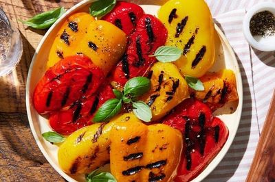 Loại quả nhiều màu ăn sống hay nấu chín đều tốt, có vitamin C hơn cam quýt gấp 3 lần, nhưng chỉ có một màu là 'quán quân' dinh dưỡng