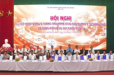 TPHCM phát động đợt thi đua cao điểm 150 ngày đêm tăng tốc khám sức khỏe toàn dân