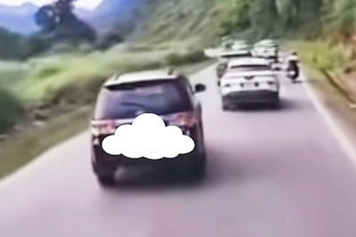 Tài xế xe biển xanh ở Sơn La bị phạt sau clip vượt ẩu trên quốc lộ