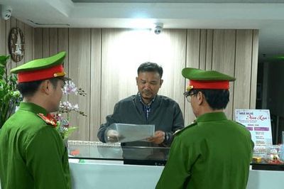 Chủ cơ sở lưu trú cần khai báo tạm trú cho người nước ngoài ngay khi đến