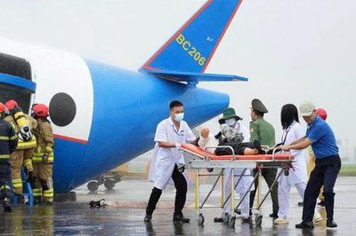 Cảng hàng không quốc tế Nội Bài diễn tập phương án cứu nạn cứu hộ và di dời tàu bay mất khả năng di chuyển