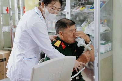 Chung tay chăm sóc sức khỏe người có công với cách mạng