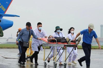 Điều gì xảy ra khi máy bay bốc cháy trên đường băng?