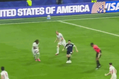 Tốc độ tụ họp gây choáng của 'đội vệ sĩ' Messi