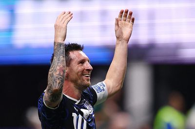Muốn hạ Argentina, trước hết phải khiến Messi không có thời gian