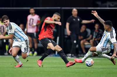 Argentina phạm lỗi nhiều nhất nhưng ít thẻ ở World Cup