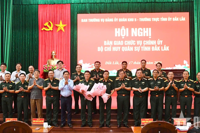 Đại tá Võ Văn Tuấn giữ chức Chính ủy Bộ CHQS tỉnh Đắk Lắk
