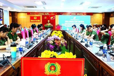 Phụ nữ Công an nhân dân tổ chức quán triệt Nghị quyết, tập huấn nghiệp vụ công tác Hội