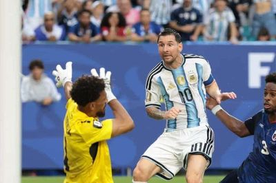 Messi sáng cửa đoạt Quả bóng Vàng thứ 9
