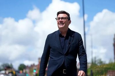 Nghị sĩ Andy Burnham sắp tiếp quản Phố Downing, trở thành Thủ tướng thứ 7 của Anh trong một thập kỷ