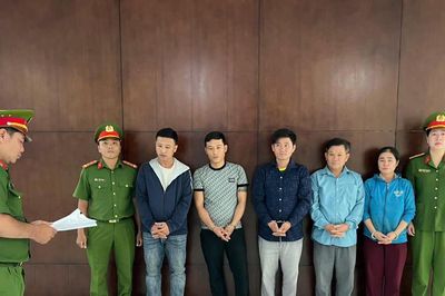 Khởi tố 5 đối tượng trong đường dây sản xuất, buôn bán phụ gia thực phẩm giả