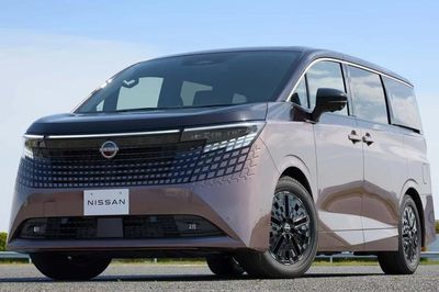 Đối thủ của Toyota Alphard trình làng bản đời mới