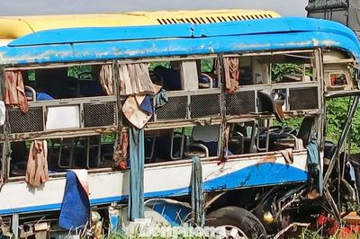 Khẩn trương làm rõ nguyên nhân vụ lật xe khách trên cao tốc khiến 4 người tử vong