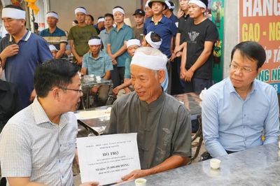 Lãnh đạo tỉnh Thái Nguyên thăm hỏi các gia đình trong vụ lật xe khách trên cao tốc