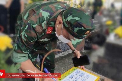 Hoàn nguyên từng phần mộ liệt sĩ với cả tấm lòng