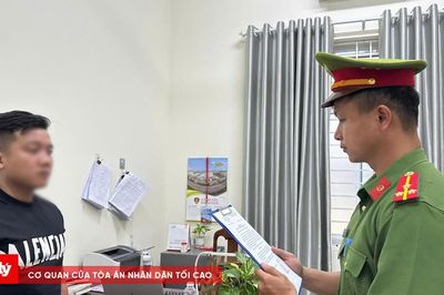 Khởi tố 2 bị can cưỡng đoạt tài sản