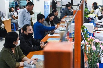 Viên chức muốn hưởng lương chuyên viên phải đáp ứng điều kiện gì?