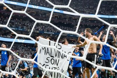 Argentina gặp rắc rối lớn trước chung kết World Cup