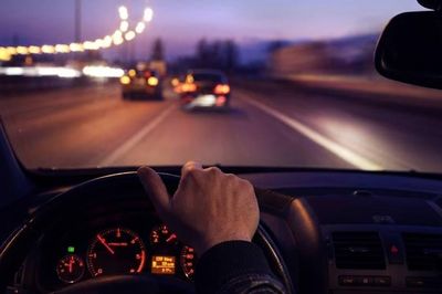 5 bí kíp đơn giản giúp tài xế luôn tỉnh táo khi lái xe đường dài