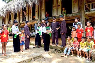 Cửa voóng nhà sàn Mường: Những quy ước xưa gửi lại hôm nay