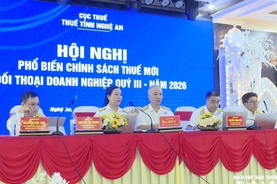 Thuế tỉnh Nghệ An đối thoại với hơn 1.000 doanh nghiệp về chính sách thuế mới