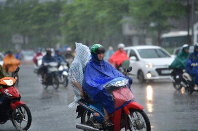 Thời tiết ngày 17/7: Bắc Bộ mưa lớn, có nơi trên 250mm, cảnh báo lũ quét và sạt lở