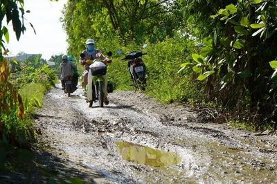 Ám ảnh sình lầy trên tuyến đường huyết mạch của 750 hộ dân Đồng Tháp