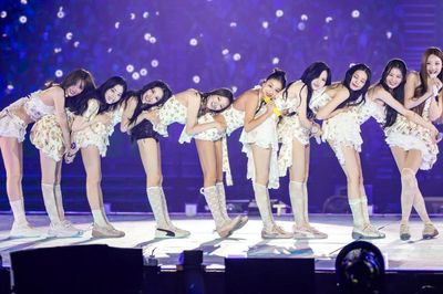 TWICE có 'nối gót' BLACKPINK?