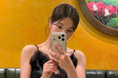 Kwon Eun Bi gây sốt với vóc dáng quyến rũ trong loạt ảnh đời thường