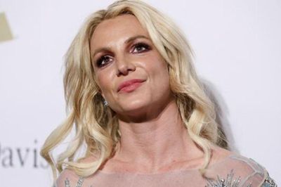 Britney Spears tiếp tục úp mở chuyện sinh con ở tuổi 44