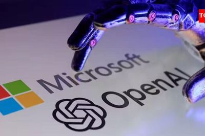 Microsoft điều chỉnh chiến lược bán hàng để cạnh tranh với OpenAI