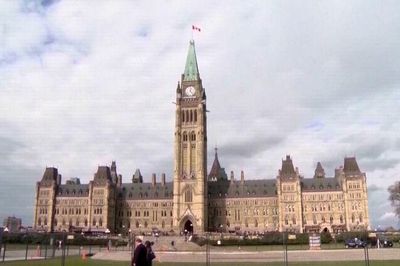 Canada tạm dừng Chương trình đoàn tụ gia đình