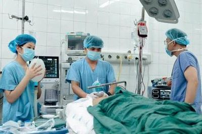 Bộ Y tế yêu cầu tập trung cứu chữa nạn nhân vụ tai nạn nghiêm trọng trên cao tốc Pháp Vân - Cầu Giẽ