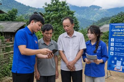 Những 'thầy giáo công nghệ' đưa chuyển đổi số đến từng bản làng vùng cao