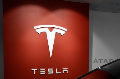 Minh oan cho FSD: Dữ liệu NTSB xác nhận tài xế Tesla đạp lún ga ngay trước vụ tai nạn thảm khốc