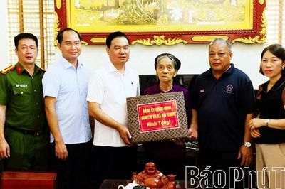 Xã Hội Thịnh trao 657 suất quà tới người có công và thân nhân